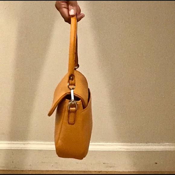 Tahari ‘Mango Tabitha’ clutch/crossbody/shoulder vegan leather. NWT - Picture 3 of 16